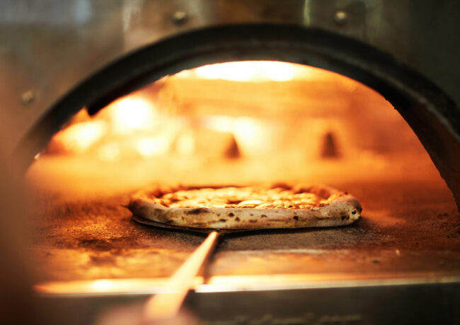 infornare-la-pizza