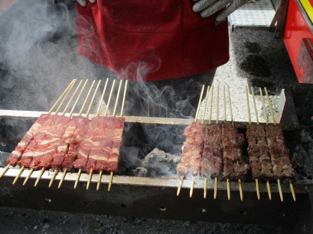 arrosticini-abruzzesi-cottura-barbecue